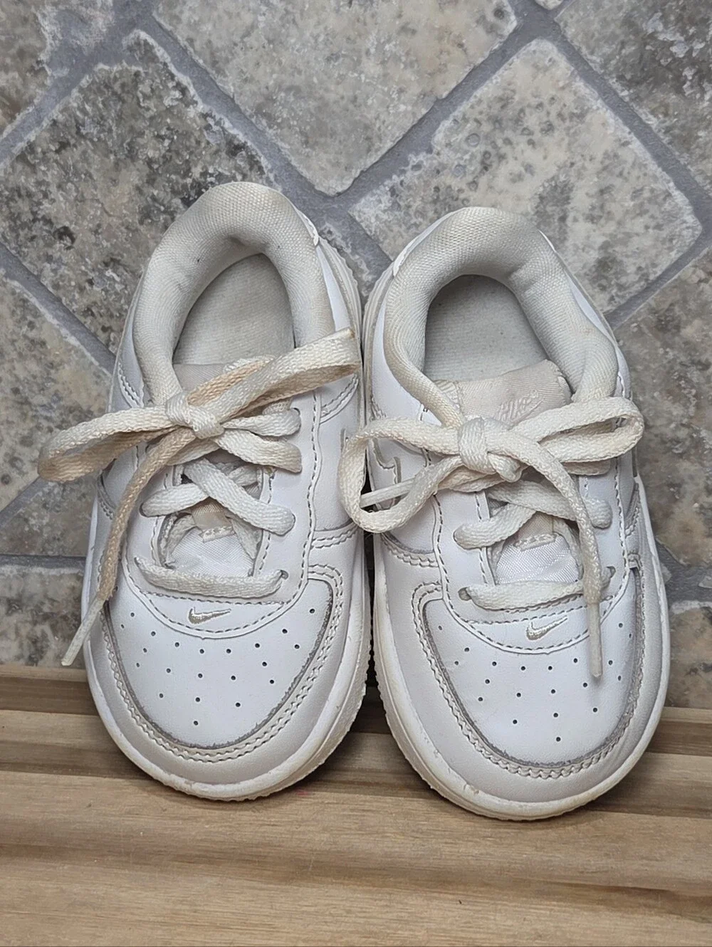 Nike Air Force 1 Kids White Faux Leather Sneakers with Swoosh Size 6 C Toddler